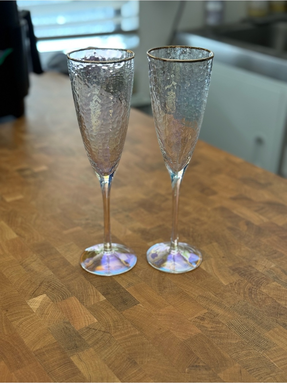 Anthropologie Iridescent Hammered Champagne Flutes with Gold Rim - Purple Blue